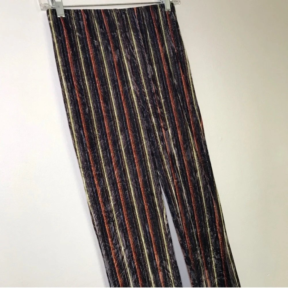 Urban Outfitters Crushed Velvet Flare Pants - Picture 4 of 12